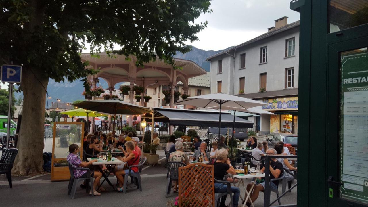 Hotel Restaurant Glaizette LʼArgentière-la-Bessée Exterior foto