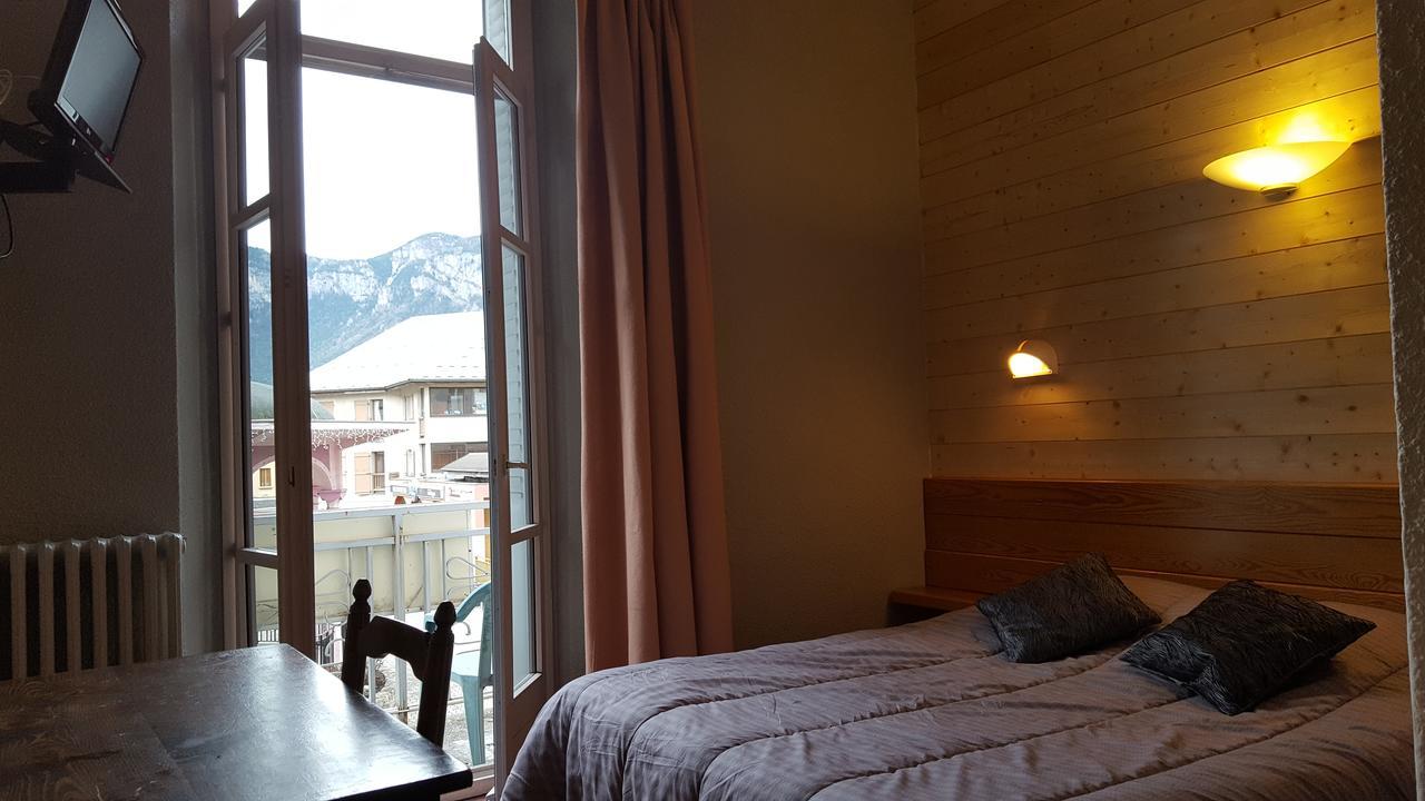 Hotel Restaurant Glaizette LʼArgentière-la-Bessée Exterior foto